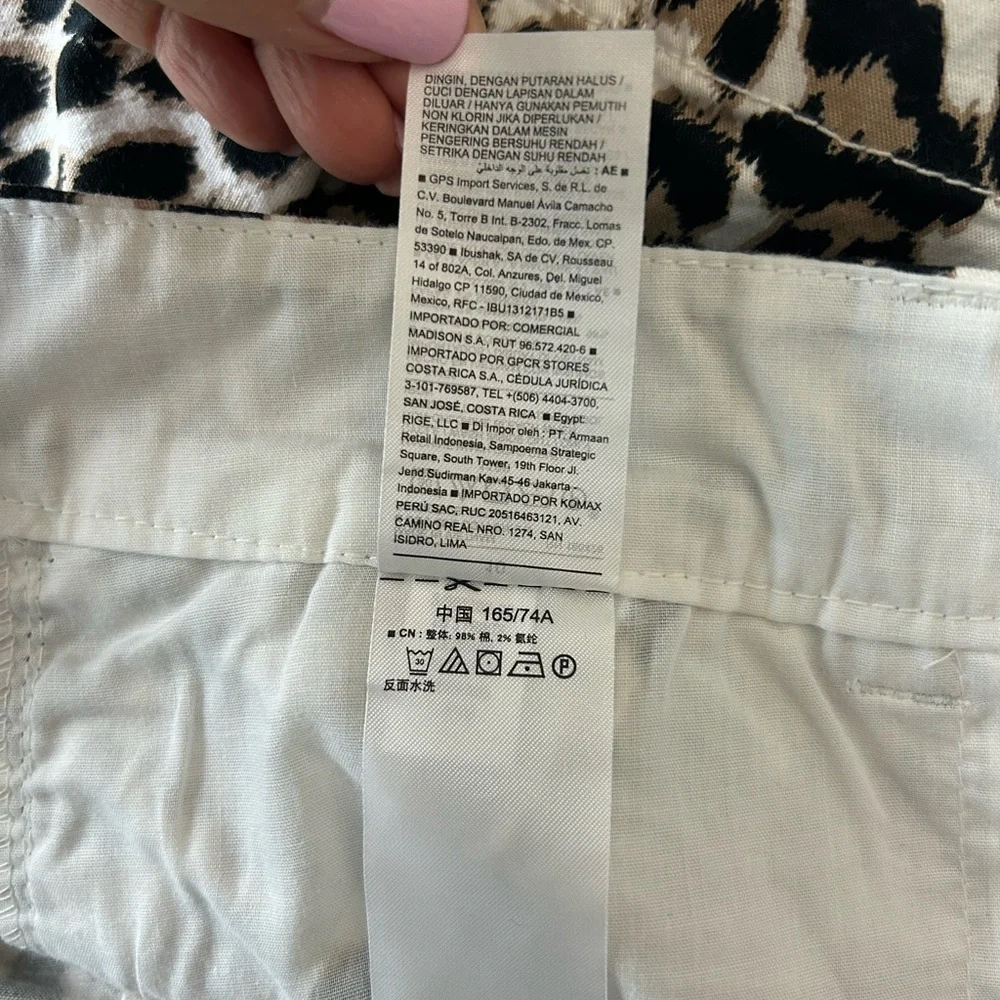 NWT Old Navy leopard Everyday Shorts. Size 10. Midrise. 3.5 inch inseam. NEW! - Picture 9 of 11
